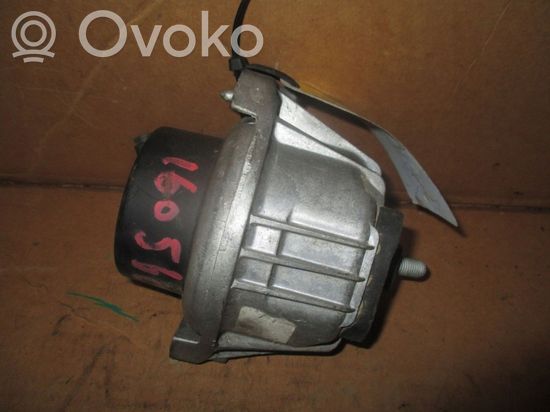 BMW 1 E81 E87 Engine mount bracket 13981112