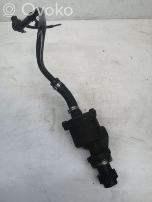 Audi A4 S4 B5 8D Vacuum pump 028207A