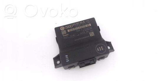 Audi A5 8T 8F Gateway control module 8T0907468M