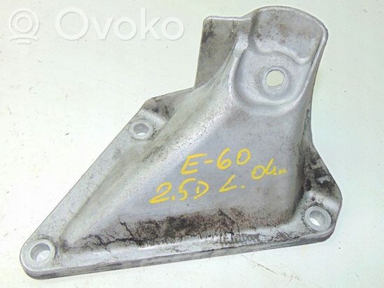 BMW 5 E60 E61 Engine mounting bracket 6761149