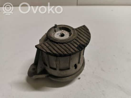 Mercedes-Benz E W212 Engine mount bracket A2042404317