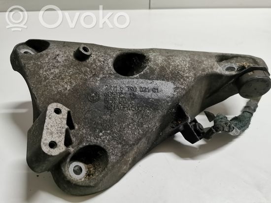 BMW X5 E70 Engine mounting bracket 6790021