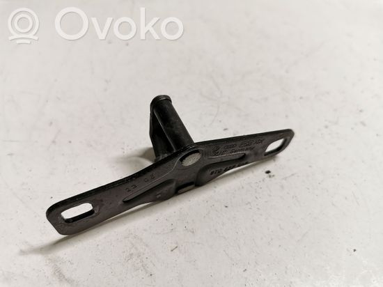 Audi A5 8T 8F Loading door lock loop/hook striker 8T0827507