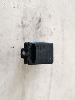 Audi A6 S6 C5 4B Heater blower motor/fan resistor 4B0820521