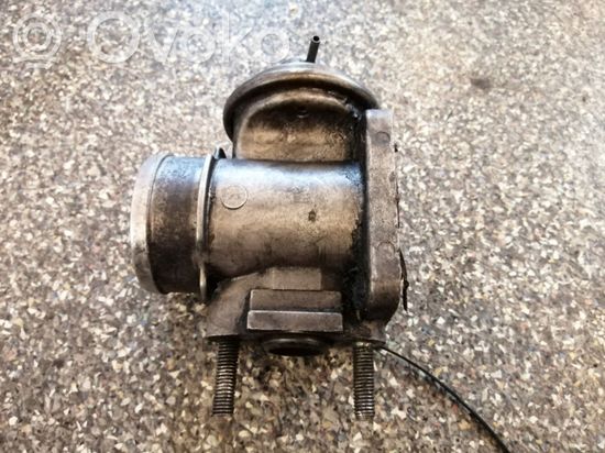 BMW 5 E39 EGR valve 712246145