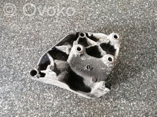 BMW X3 E83 A/C compressor mount bracket 7794614