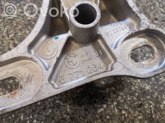 BMW 3 E90 E91 Gearbox mounting bracket 6771064