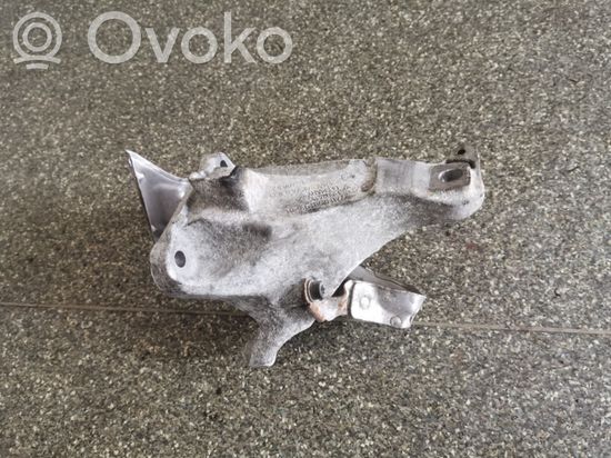 BMW 3 E90 E91 Engine mounting bracket 6781916