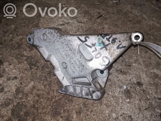 Volkswagen Golf V Engine mounting bracket 03G199207F