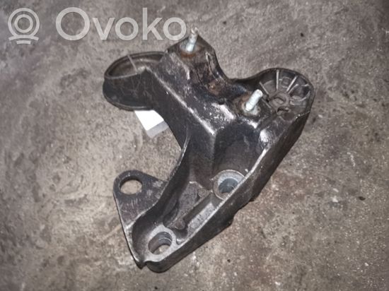 Volkswagen PASSAT B5.5 Engine mounting bracket 8E0199351F