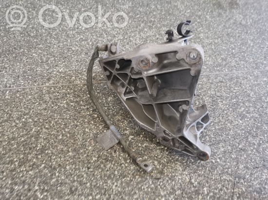 BMW 3 E90 E91 Engine mounting bracket 22116760309