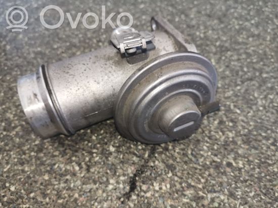BMW 3 E90 E91 EGR valve 7792077 70051200