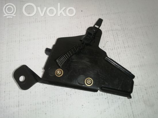 BMW 5 E39 Fuel tank cap lock 8352168