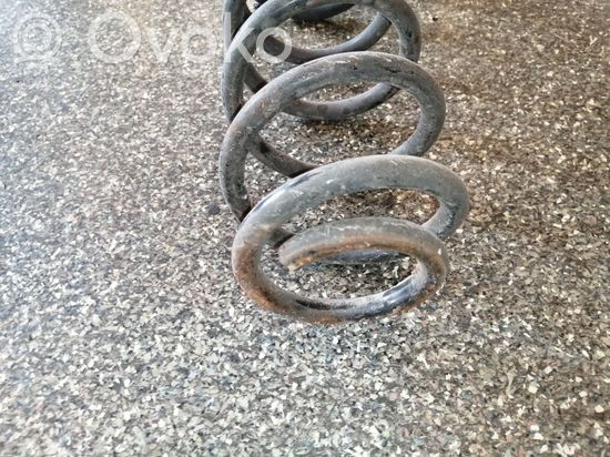 Volkswagen Golf V Rear coil spring