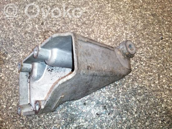 Mercedes-Benz E W211 Engine mounting bracket A6132230404