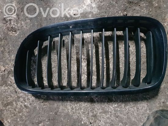 BMW 3 E90 E91 Front bumper upper radiator grill