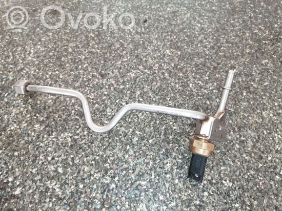 BMW 1 E81 E87 Fuel line pipe 4561986 7614317
