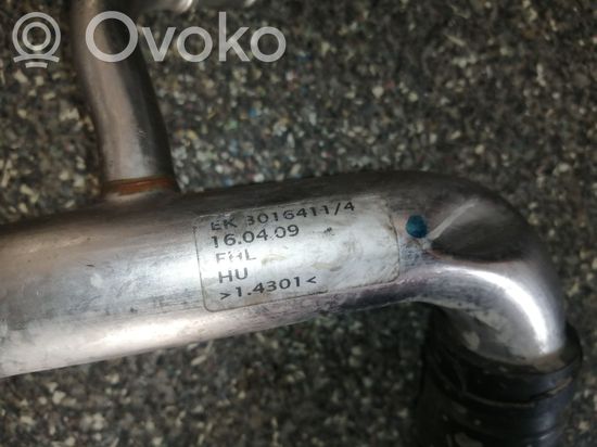BMW 1 E81 E87 Engine coolant pipe/hose 3016411