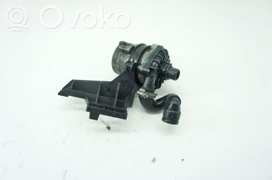 BMW 7 F01 F02 F03 F04 Water pump 7566335