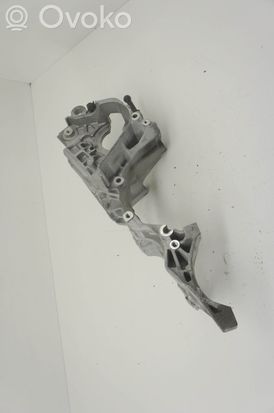 Audi A4 S4 B9 Engine mounting bracket