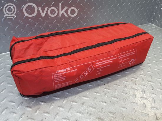 BMW 5 F10 F11 Extinguisher GESINTUVAS VAISTINLE AVARINISZENKLAS