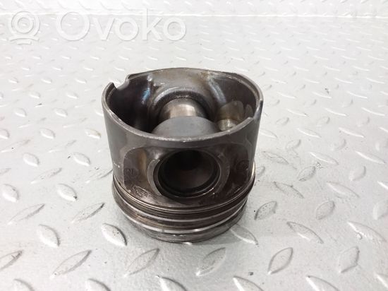 BMW X5 E70 Piston 84L107