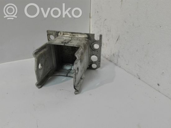 Audi A8 S8 D3 4E Front bumper mounting bracket 4E0807115