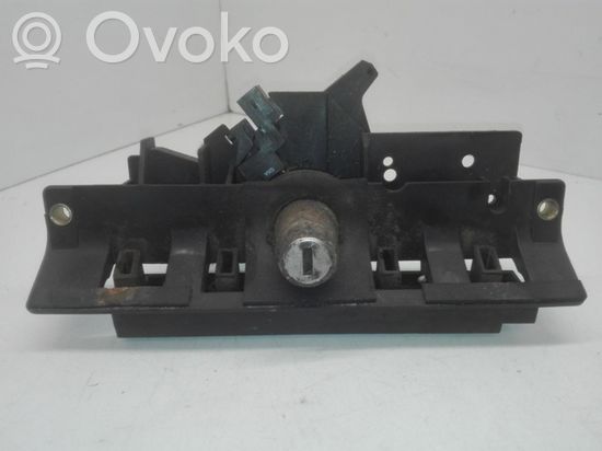 Audi A4 S4 B5 8D Tailgate/trunk/boot lock/catch/latch