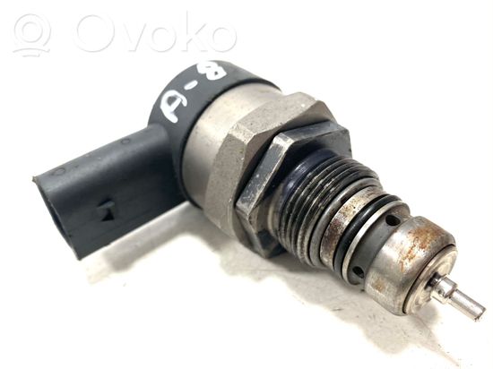 Audi A8 S8 D3 4E Fuel pressure regulator 057130764F 057130764F 0281002854