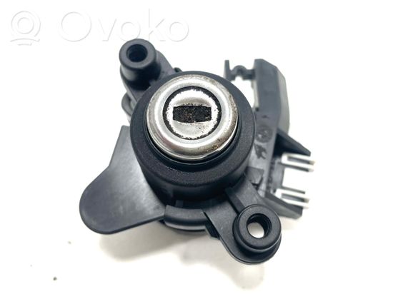 BMW 5 E60 E61 Tailgate exterior lock 82410889 82410889