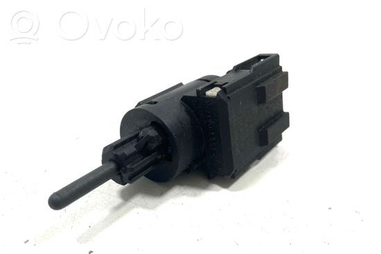 Audi A4 S4 B7 8E 8H Brake pedal sensor switch 3B0945511C 19322010 07048