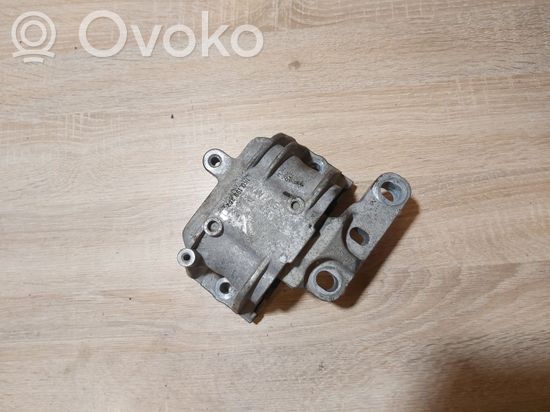 Volkswagen Golf V Engine mount bracket 1K0199262
