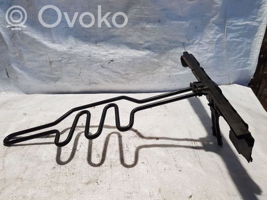 BMW 1 E81 E87 Radiator mount bracket 17107524912