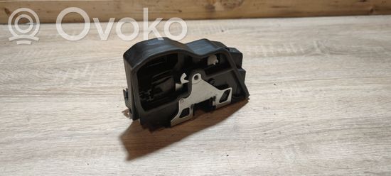 BMW X3 E83 Rear door lock 7229458