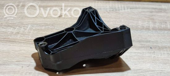 BMW 5 E60 E61 A/C compressor mount bracket 779220203