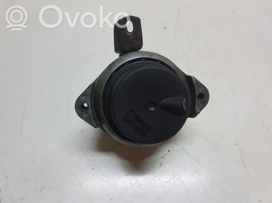 BMW 3 E90 E91 Engine mount bracket 13981112