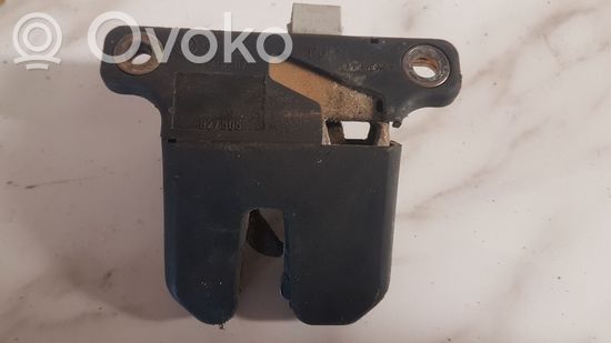Audi A4 S4 B5 8D Tailgate/trunk/boot lock/catch/latch 8D5827505