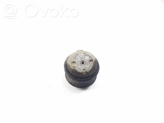 Mercedes-Benz C W203 Engine mount bracket
