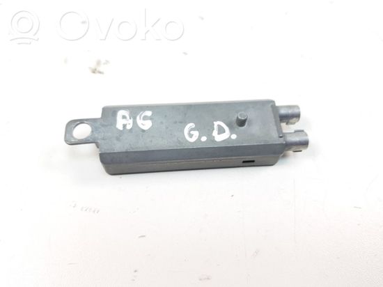 Audi A6 S6 C6 4F Aerial antenna amplifier 4F9035225A