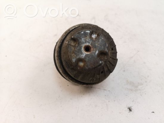 Mercedes-Benz E W211 Engine mount bracket