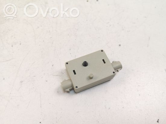 BMW X3 E83 Aerial antenna amplifier 6990090