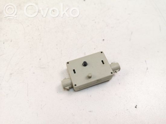 BMW X3 E83 Aerial antenna amplifier 6990090