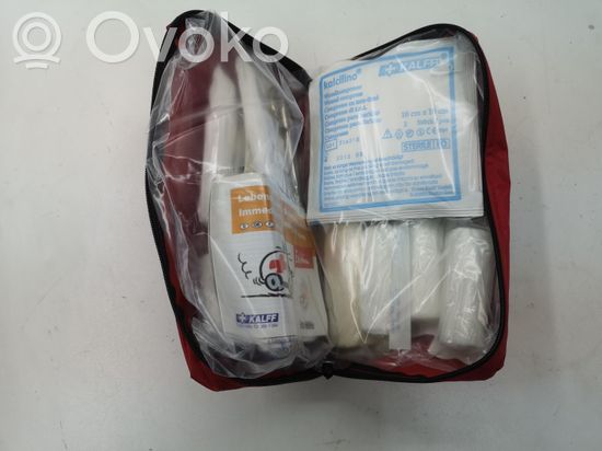 BMW 5 E60 E61 First aid kit 8163269