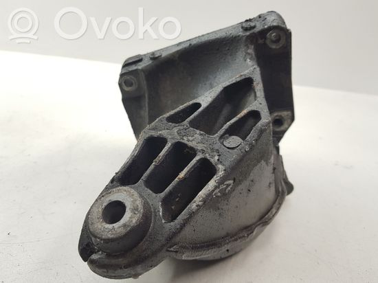 Mercedes-Benz E W212 Engine mounting bracket A6512230004
