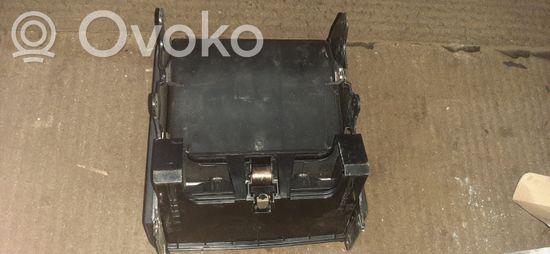 BMW X5 E53 Glove box central console 8253125