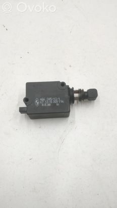 BMW 5 E39 Central locking vacuum pump 406205121 67118368196