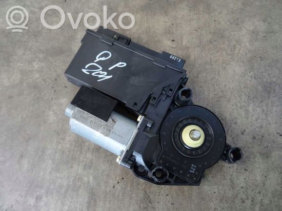 Audi A2 Front door window regulator motor 8Z1959802