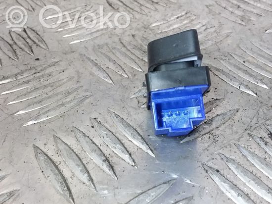 Volkswagen Golf V Central locking switch button 1K0962126