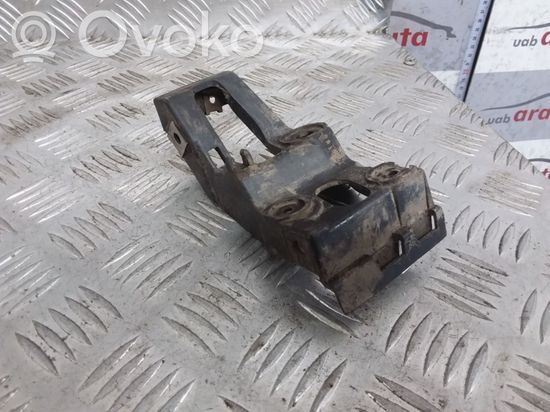 Audi A4 S4 B7 8E 8H Front bumper mounting bracket 8E0853921D