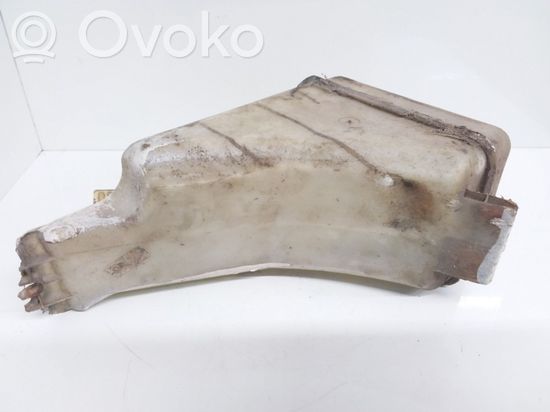 BMW 5 E28 Windshield washer fluid reservoir/tank
